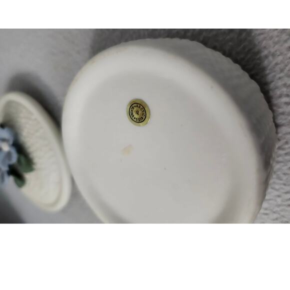 Arctic Kids of Alaska Blue Flower Trinket Dish Jar with Lid Ceramic Souvenir - Picture 5 of 7